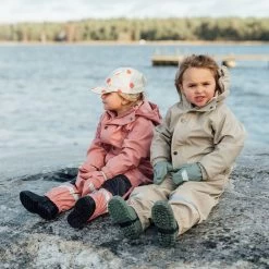 Vilnius Recycled Rain Mittens Leaf Green 8 Vilnius Recycled Rain Mittens Leaf Green -Childrens Fashion Discount Store 1024x1024 3176